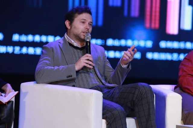 享誉全球的钢琴大师米沙61纳米诺夫斯基,伊戈尔·德穆琴科夫,中央